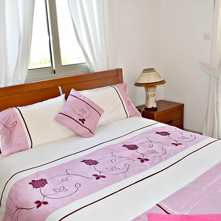 Villa Saraliana Sandy Beach Villas - Heated Pool - Jacuzzi - Private Beach Area Polis Екстер'єр фото