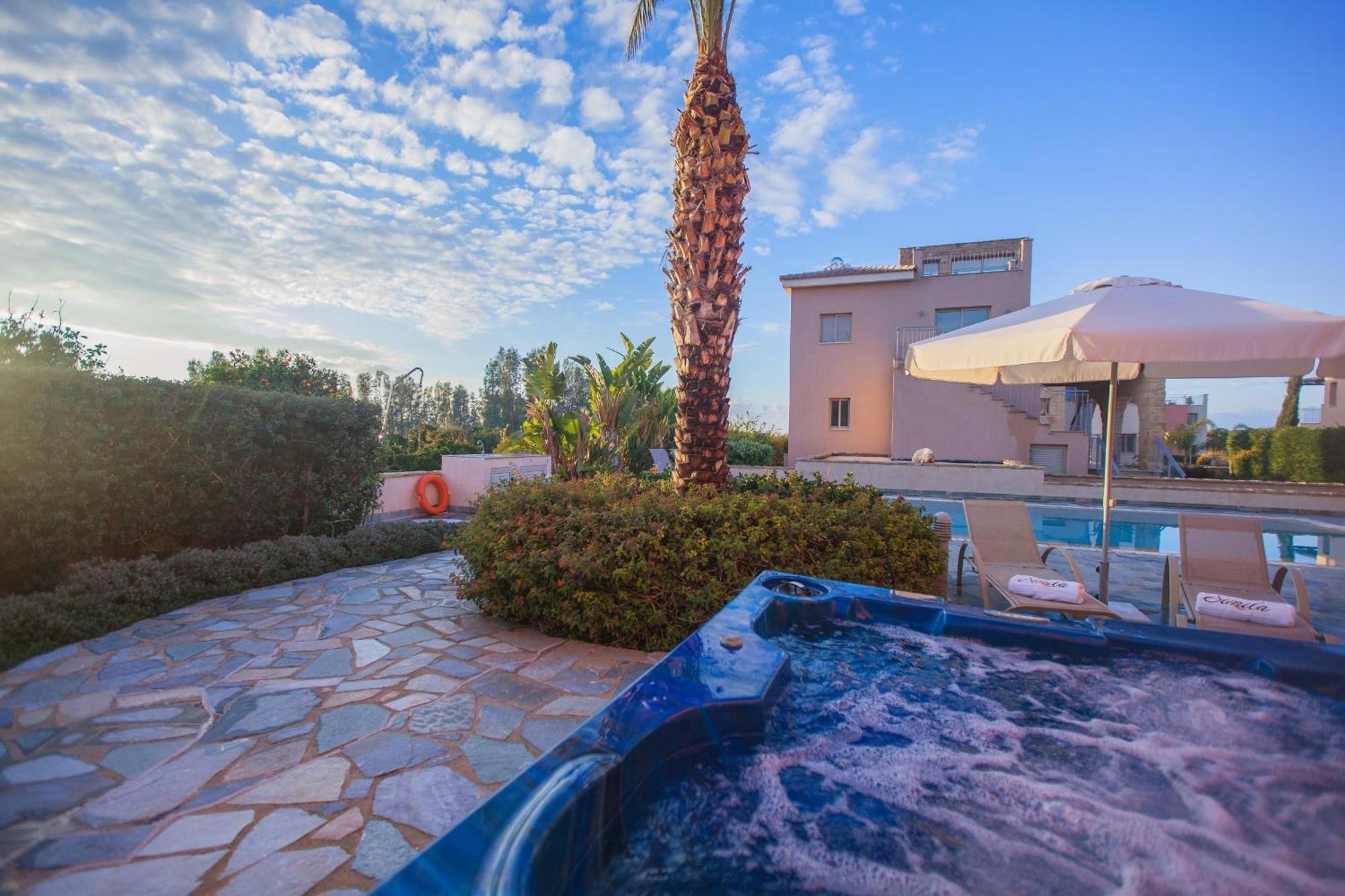 Villa Saraliana Sandy Beach Villas - Heated Pool - Jacuzzi - Private Beach Area Polis Екстер'єр фото