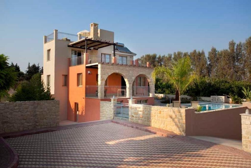 Villa Saraliana Sandy Beach Villas - Heated Pool - Jacuzzi - Private Beach Area Polis Номер фото